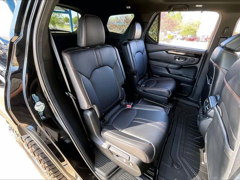 Used 2025 Honda Pilot TrailSport image 20