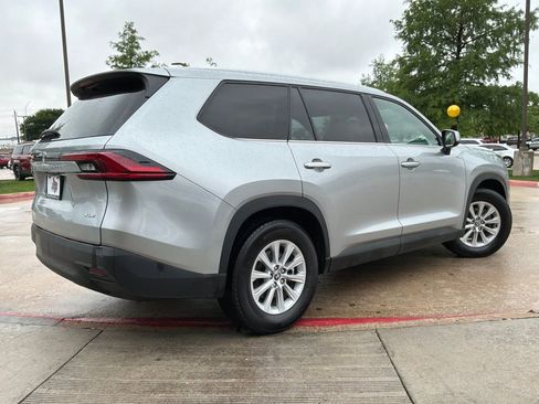 Used 2025 Toyota Grand Highlander FWD image 6