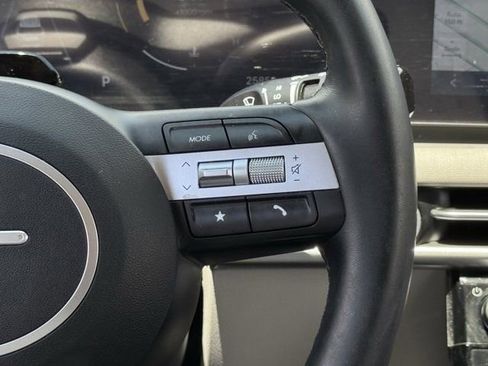 Used 2025 Hyundai Tucson SEL FWD image 16