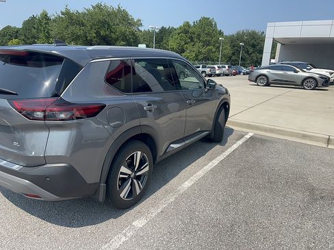 Used 2021 Nissan Rogue SL FWD image 5