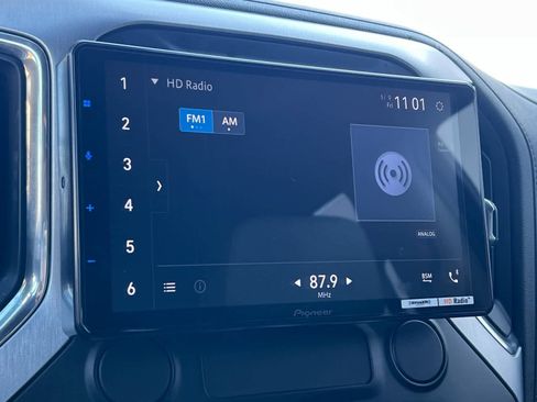 Used 2021 GMC Sierra 1500 SLT w/ SLT Convenience Package image 17