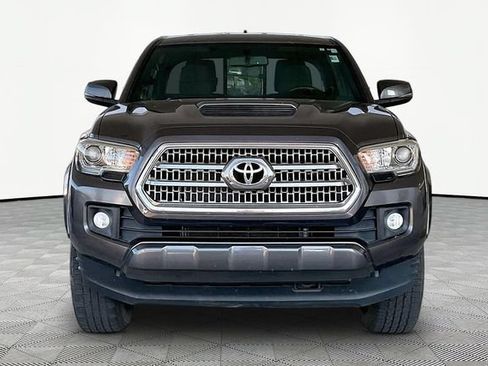 Used 2016 Toyota Tacoma TRD Sport w/ Towing Package AWD/4WD image 2