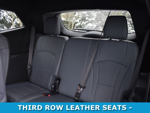 Used 2024 Buick Enclave Essence w/ Experience Buick Package image 10