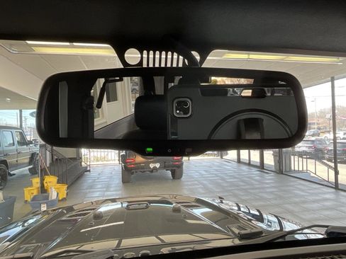 Used 2015 Jeep Wrangler Rubicon image 11