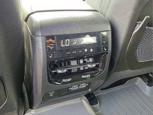 Used 2023 Jeep Grand Cherokee Overland w/ Luxury Tech Group IV image 19