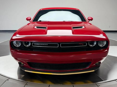 Used 2016 Dodge Challenger R/T RWD image 3