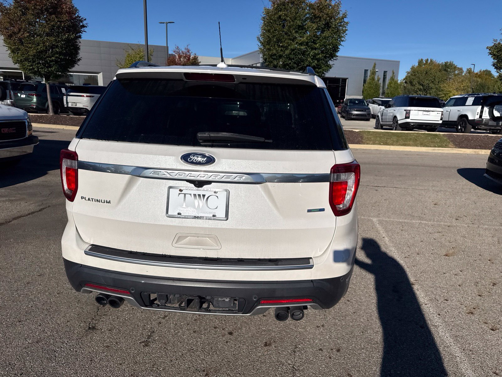 Used 2018 Ford Explorer Platinum AWD/4WD image 6