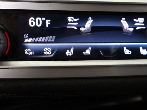 Used 2021 BMW 750i xDrive w/ M Sport Package AWD/4WD image 62