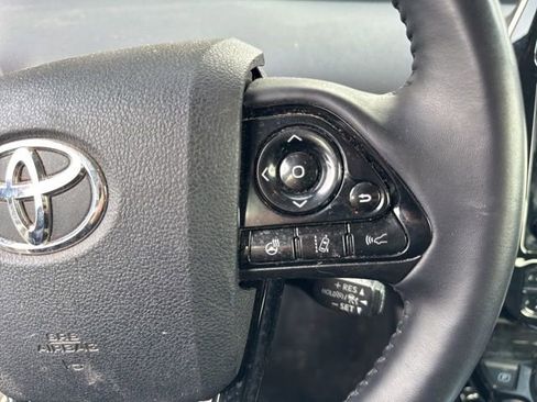 Used 2020 Toyota Prius XLE image 7