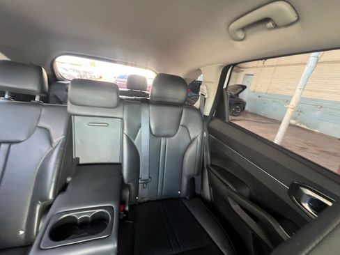 Used 2024 Kia Sorento S image 37