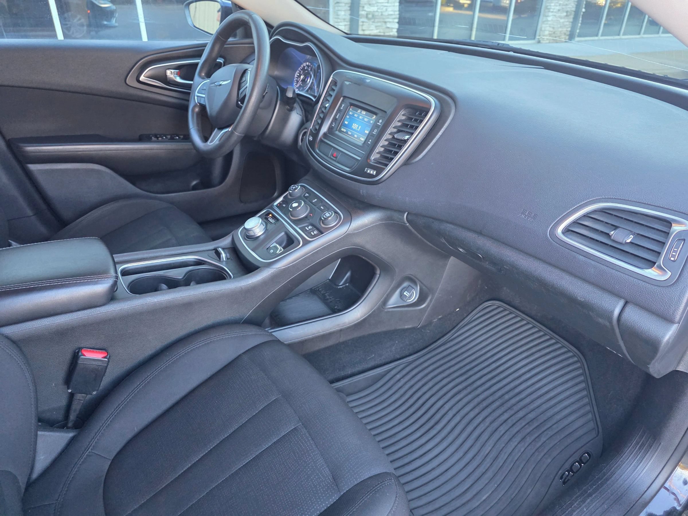 Used 2016 Chrysler 200 Limited FWD image 6