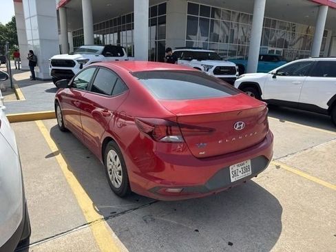 Used 2019 Hyundai Elantra SE w/ Cargo Package FWD image 6