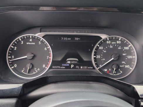 Used 2022 Nissan Pathfinder SV FWD image 28