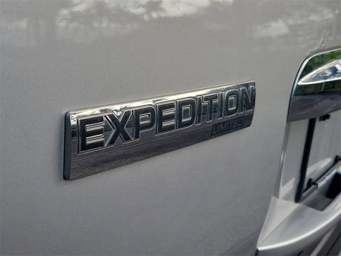 Used 2012 Ford Expedition Limited image 6
