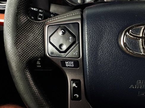 Used 2020 Toyota Tacoma TRD Sport AWD/4WD image 19