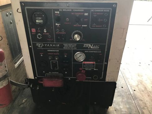 Used 2016 Ford F550 2WD Regular Cab Super Duty image 32