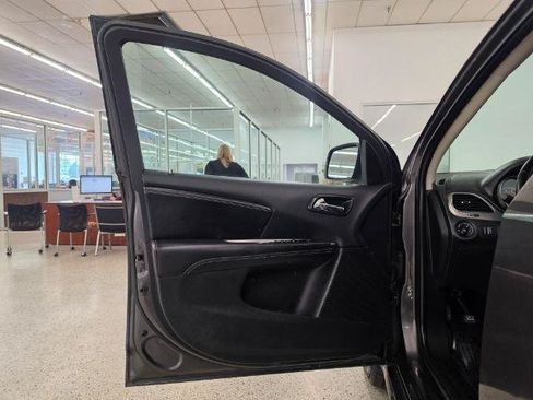 Used 2018 Dodge Journey Crossroad FWD image 20