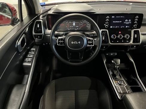 Used 2022 Kia Sorento LX AWD/4WD image 18