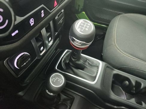 Certified 2025 Jeep Wrangler Sport AWD/4WD image 31