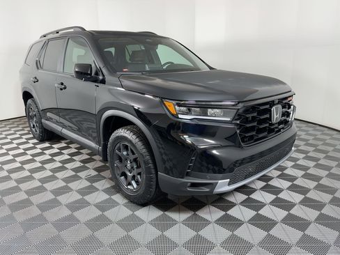 New 2025 Honda Pilot TrailSport image 7