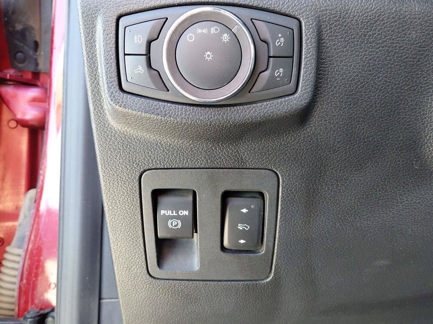 Used 2019 Ford F150 Lariat w/ Equipment Group 502A Luxury AWD/4WD image 28