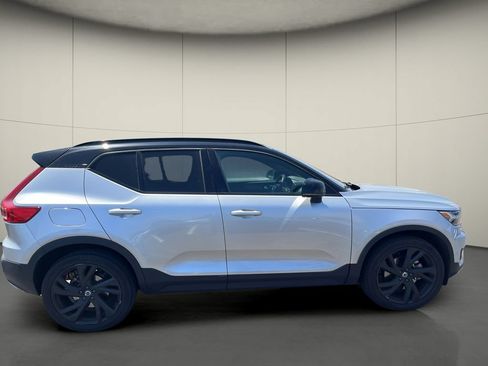 Used 2019 Volvo XC40 T5 R-Design AWD/4WD image 7