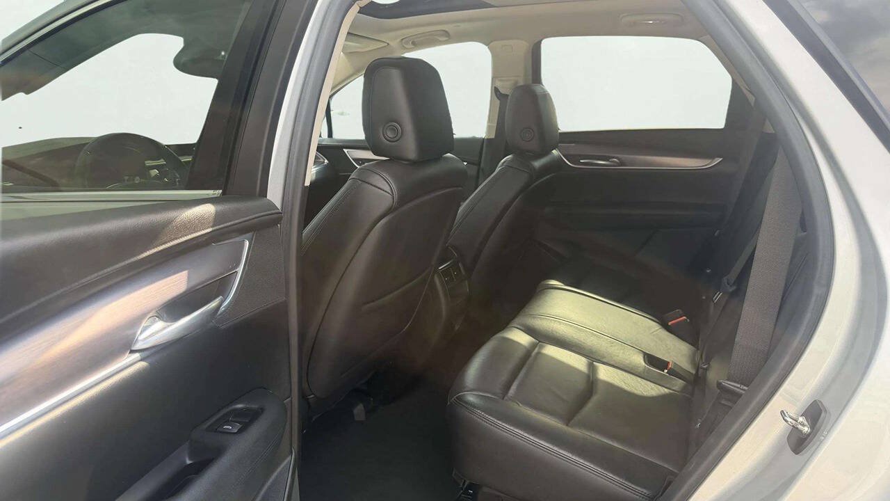 Used 2018 Cadillac XT5 Luxury w/ Driver Awareness Package AWD/4WD image 13