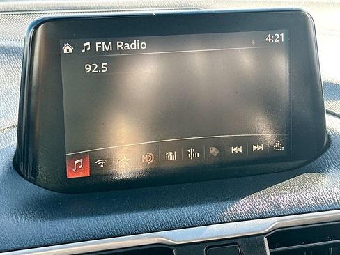Used 2018 MAZDA MAZDA3 Touring FWD image 14