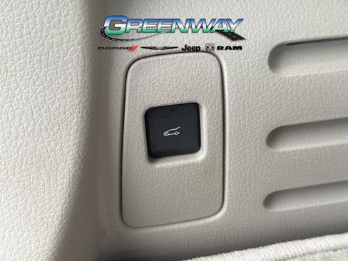 Used 2013 Lincoln MKX FWD image 7