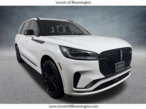 Certified 2025 Lincoln Aviator Reserve w/ Jet Appearance Package AWD/4WD image 10