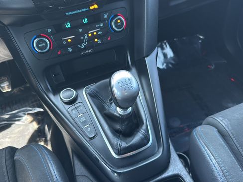Used 2017 Ford Focus RS AWD/4WD image 23