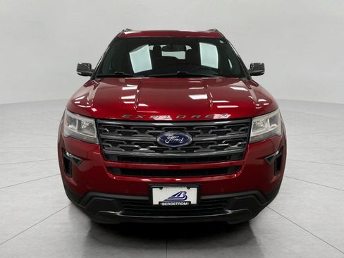 Used 2018 Ford Explorer XLT w/ Equipment Group 202A image 11