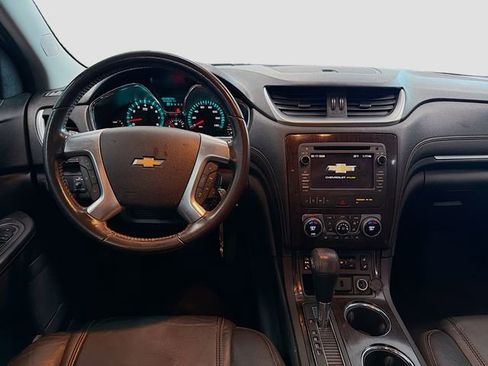 Used 2017 Chevrolet Traverse LT image 19