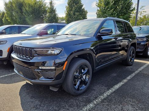 New 2025 Jeep Grand Cherokee Limited w/ Black Appearance Package image 1
