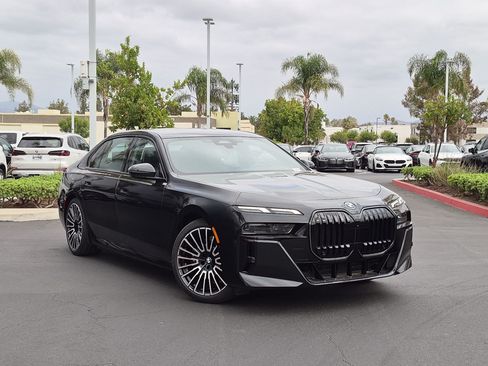 New 2026 BMW i7 eDrive50 w/ M Sport Package RWD image 2