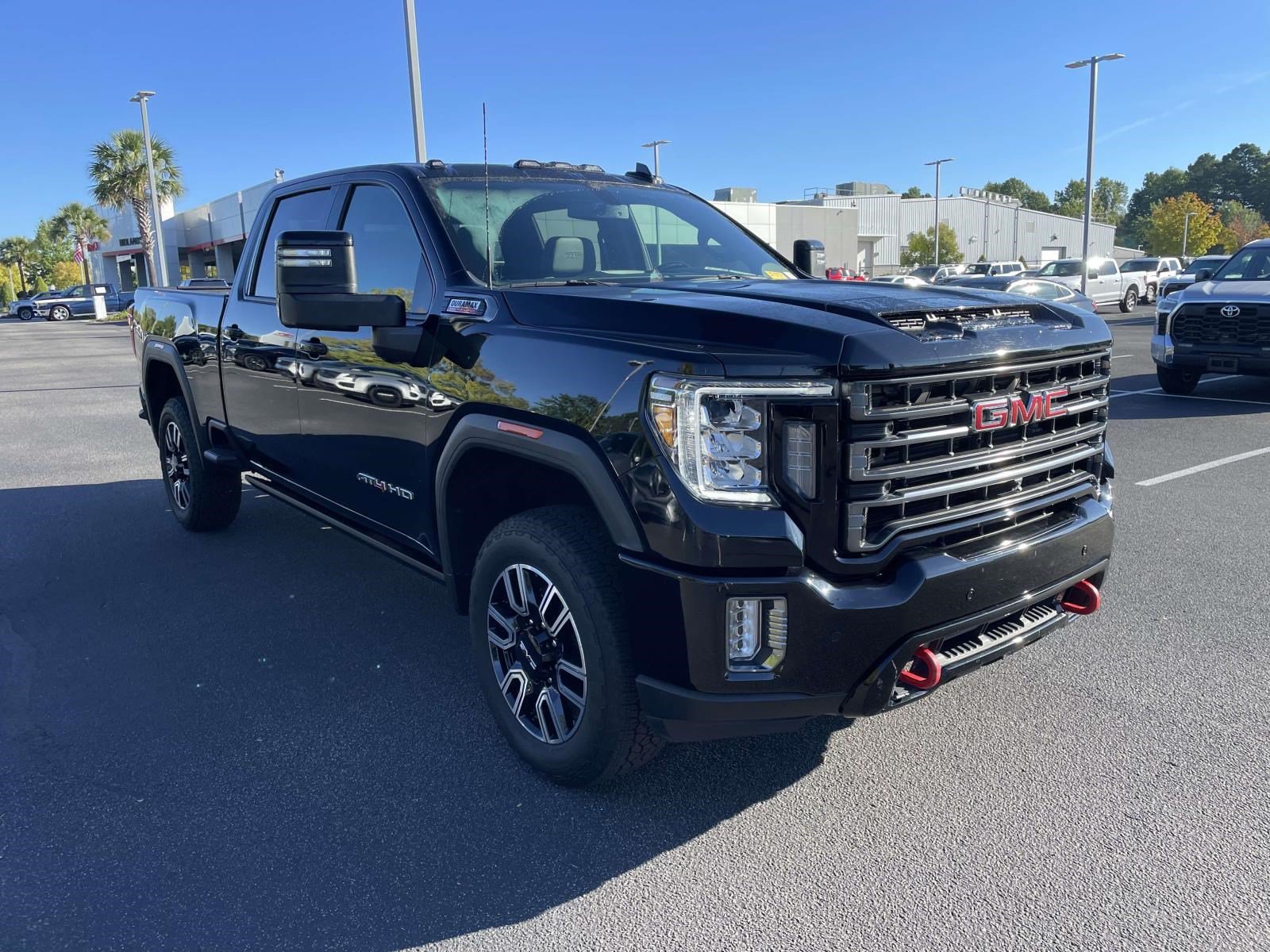 Used 2023 GMC Sierra 2500 AT4 w/ AT4 Preferred Package AWD/4WD image 8