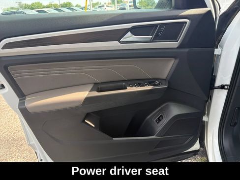 Used 2023 Volkswagen Atlas SE w/ Panoramic Sunroof Package FWD image 12