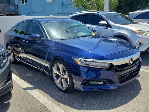 Used 2018 Honda Accord Touring image 3
