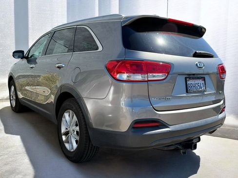 Used 2016 Kia Sorento LX image 5