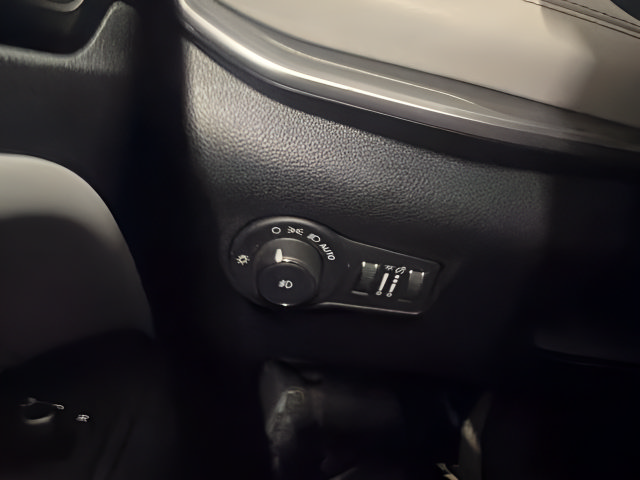 Used 2025 Jeep Compass Limited AWD/4WD image 22