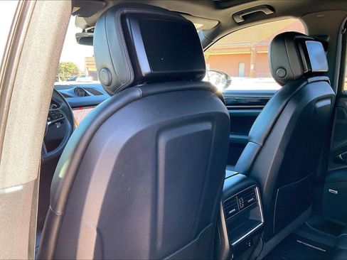 Used 2021 Porsche Cayenne image 11