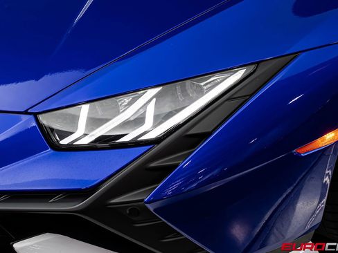 Used 2023 Lamborghini Huracan Tecnica image 13