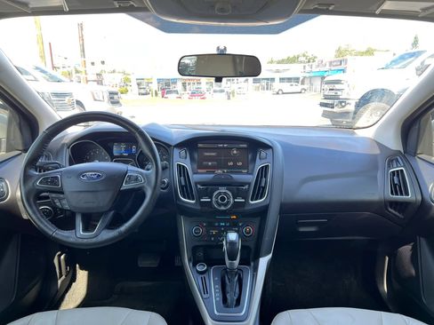 Used 2015 Ford Focus Titanium FWD image 12