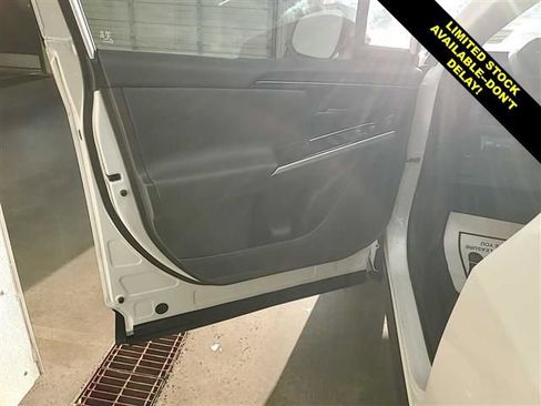 Used 2024 Toyota bZ4X AWD image 4