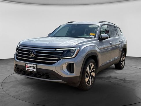 Used 2025 Volkswagen Atlas SE AWD/4WD image 4