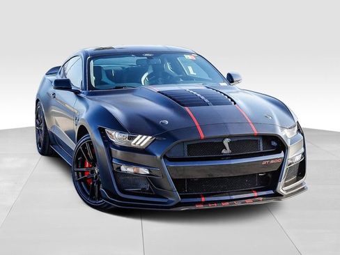 Used 2021 Ford Mustang Shelby GT500 w/ Technology Package RWD image 2