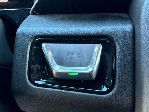 Used 2025 GMC Yukon Denali image 29