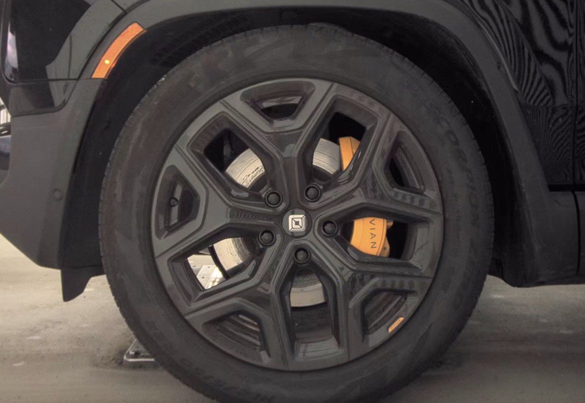 Used 2024 Rivian R1S Adventure Quad AWD/4WD image 7