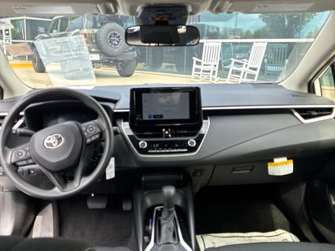 Used 2026 Toyota Corolla LE FWD image 11