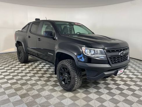 Used 2020 Chevrolet Colorado ZR2 w/ ZR2 Midnight Special Edition AWD/4WD image 17